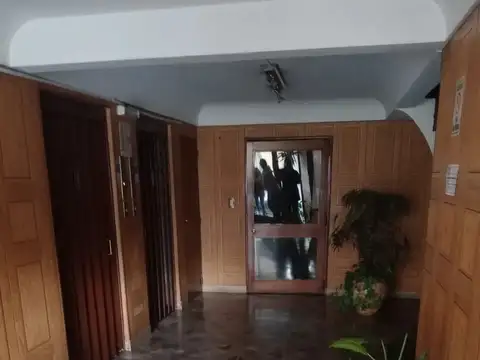 Departamento de 2 ambientes con cochera