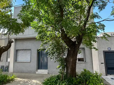 Depto Tipo Casa 4 ambientes con 2 baños