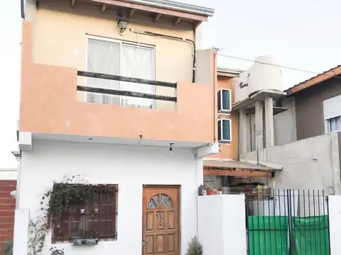 Venta Casa tipo duplex 3 ambientes - Florencio Varela