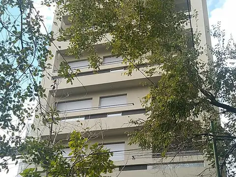 4 e/ 38 y 39 Nº344 Piso 1ºB