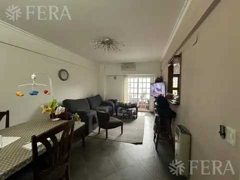 Venta de departamento de 3 ambientes con balcón en Wilde