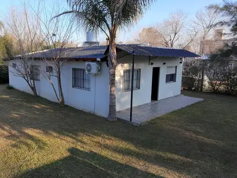 Casa quinta de 3 amb. con pileta a la venta en Cañuelas - Apto crédito