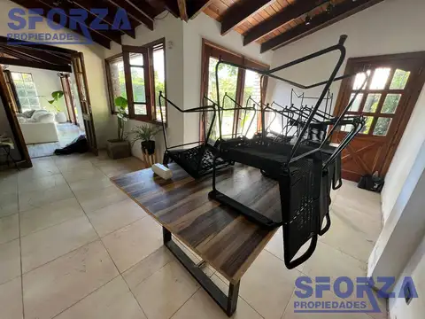 Casa 5 ambientes con 2 baños