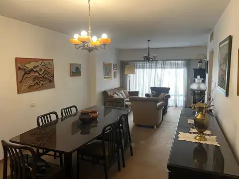 Departamento Categoría en venta Centro con cochera