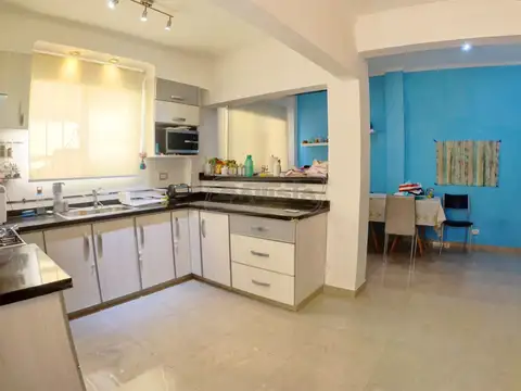 Depto Tipo Casa 4 ambientes con 2 baños