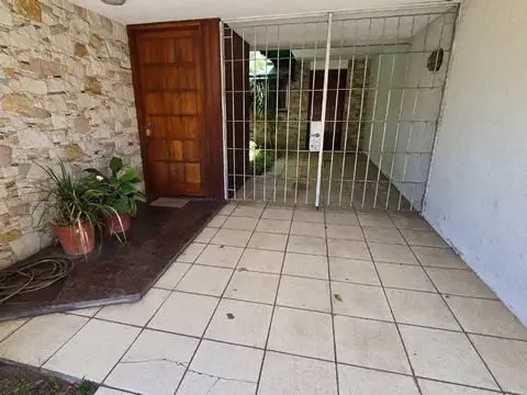 Casa en Venta en Bernal, USD 250.000