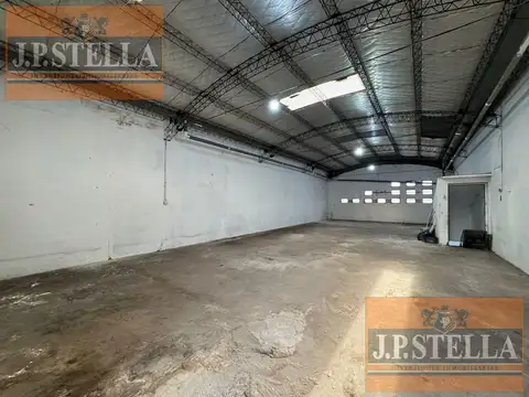 Galpon en Alquiler 8  mts Frente