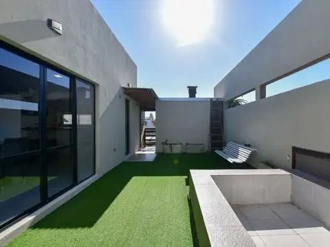Depto Tipo Casa en Venta con 5 cocheras