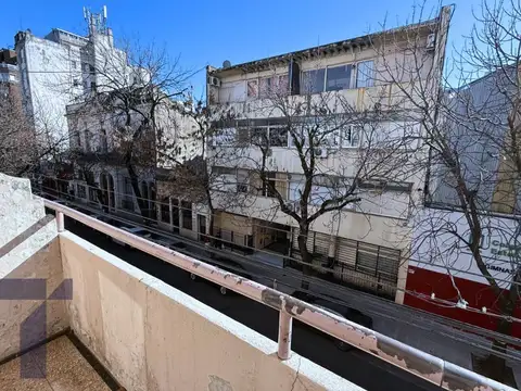 Humberto 1 1600, Piso 1