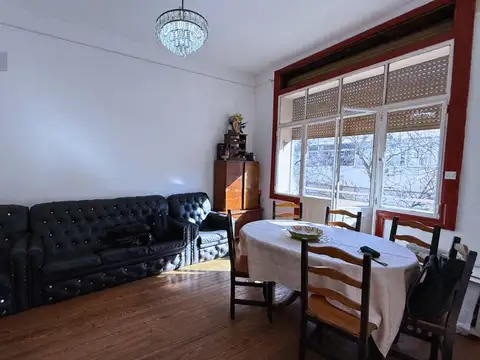 DEPARTAMENTO 1º PISO POR ESCALERA CON BALCON Y TERRAZA