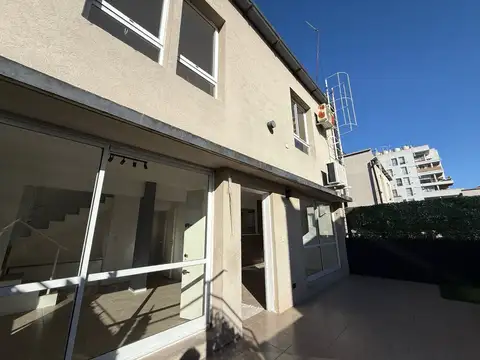 Depto Tipo Casa en Alquiler de 2 dormitorios