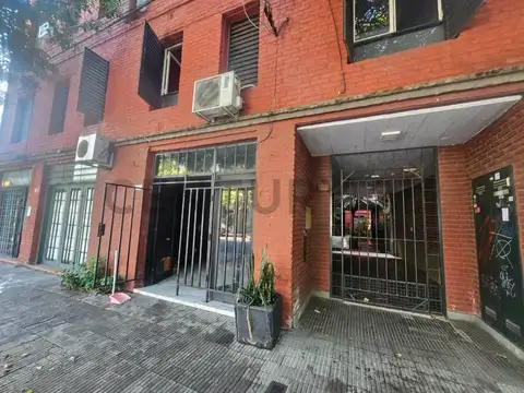 alem 2100, Piso 0