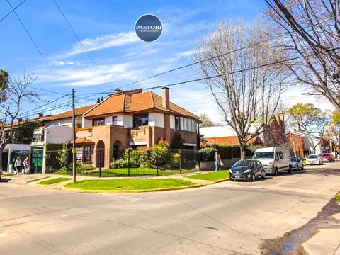 VENTA DE CASA DE 5 AMB EN FLORIDA