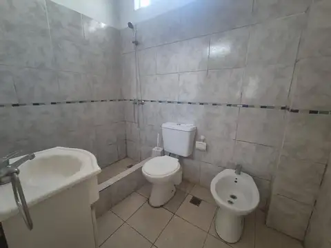 Depto Tipo Casa en Alquiler en Garin, $ 410.000