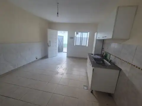 Depto Tipo Casa en Alquiler de 2 ambientes