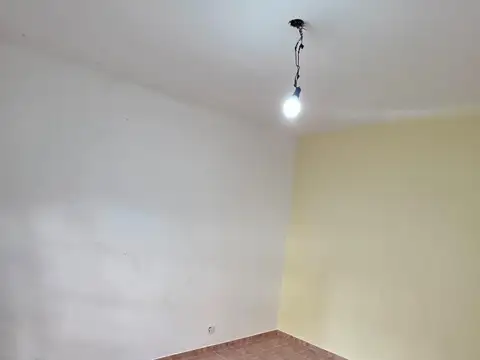 Depto Tipo Casa en Alquiler en Lomas del Mirador, $ 600.000