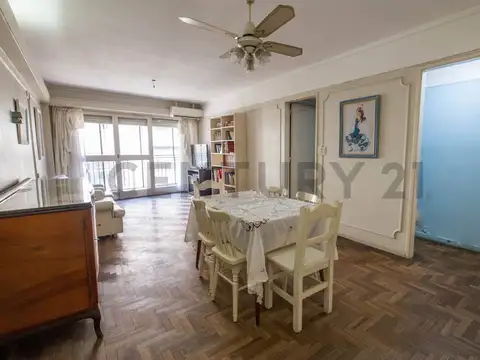 VENTA departamento 4 amb. con balcon en Balvanera