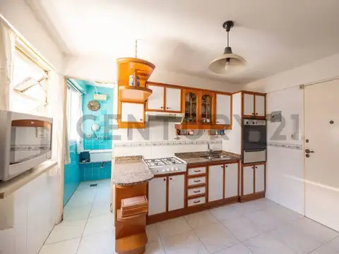VENTA departamento 4 amb. con balcon en Balvanera