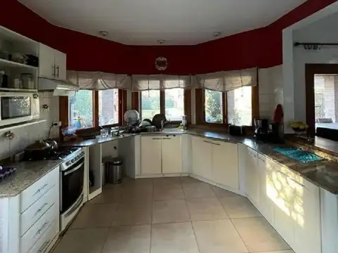 Casa en Venta con 6 cocheras