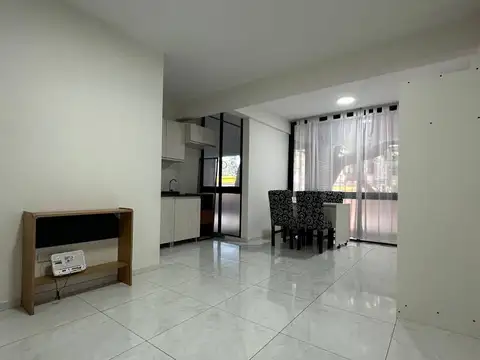 Av. Forest 600, Piso 1