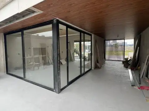 Casa 4 ambientes con 3 baños