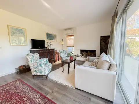 Casa 3 ambientes con 2 baños