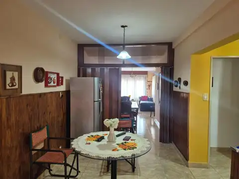 REMAX VENDE CASA 4 DORM. Bº MATIENZO GRAN PATIO