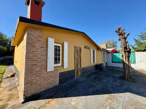 VENTA O PERMUTA CASA 3 DORMITORIOS CALAMUCHITA