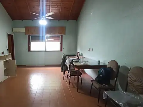 Depto Tipo Casa en Alquiler de 4 ambientes