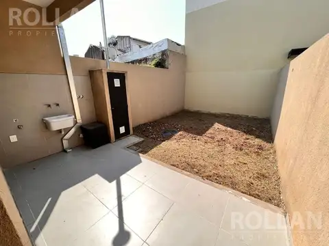 Casa 4 ambientes con 2 baños