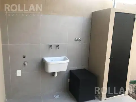 Casa en Alquiler con 1 cochera