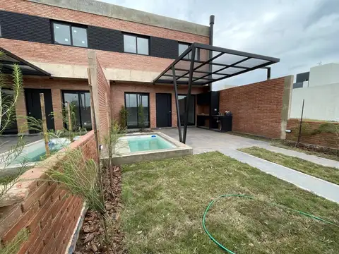 Duplex en alquiler! A estrenar! Colinas de Manantiales!
