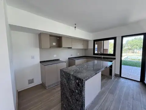 Casa en Venta en Roldan, USD 148.000