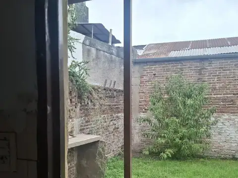 Casa 3 ambientes con 1 baño