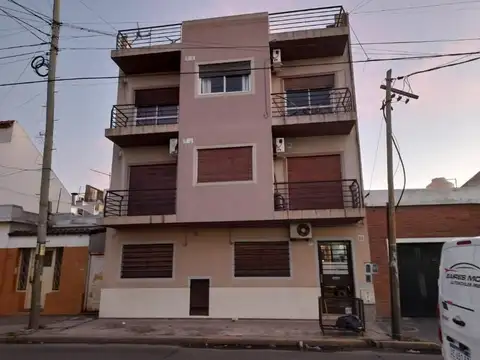 Av. Gral. San Martín 900