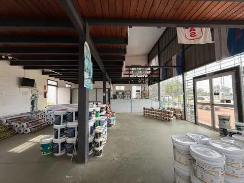 VENTA Local comercial con depósito - galpón. Colón