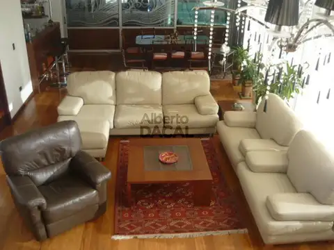 Casa 5 ambientes con 2 baños