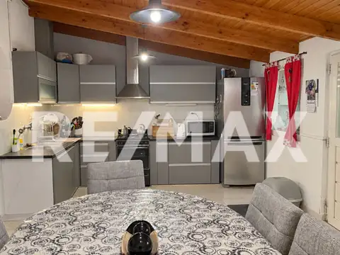 Casa 6 ambientes con 1 baño
