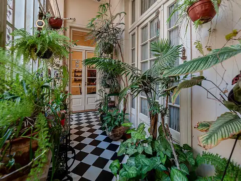 Venta Departamento de 4 ambientes con escritorio y dependencia en San Telmo