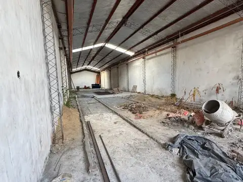 Galpon en Venta 8,66  mts Frente