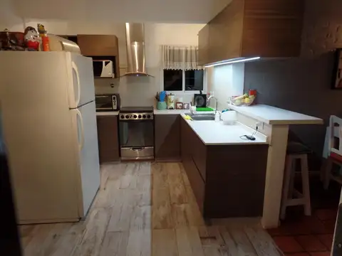 CASA EN VENTA :: 4 AMBIENTES :: PARQUE LELOIR :: 619m2