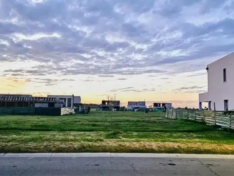 Terreno en venta - 624Mts2  - Puertos del Lago - Riberas