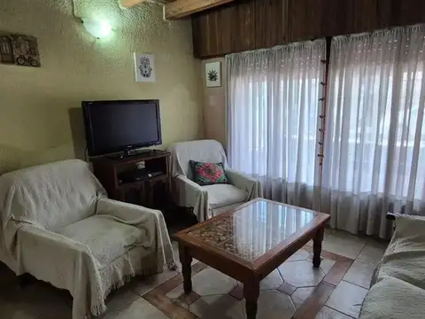 LINIERS. INTENDIENTE CARLOS NOEL 600. CASA LOTE PROPIO EX-MUNICIPAL