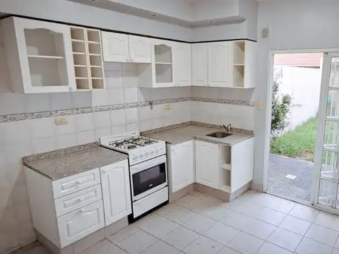 Dúplex 3 Ambientes - Luminoso - Cochera - Quincho con Parrilla