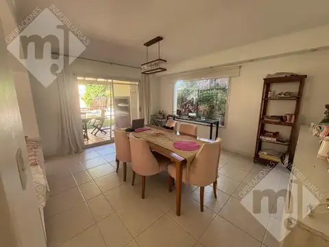 Casa 6 ambientes con 3 baños