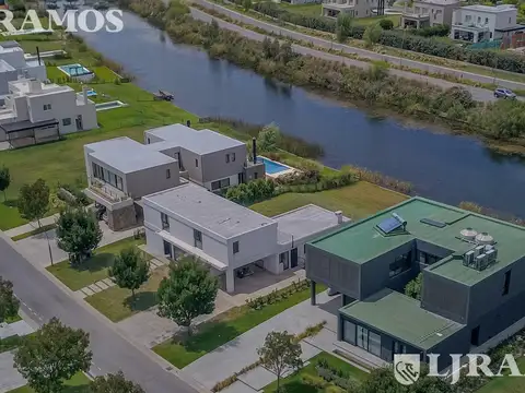Casa en Venta al Este