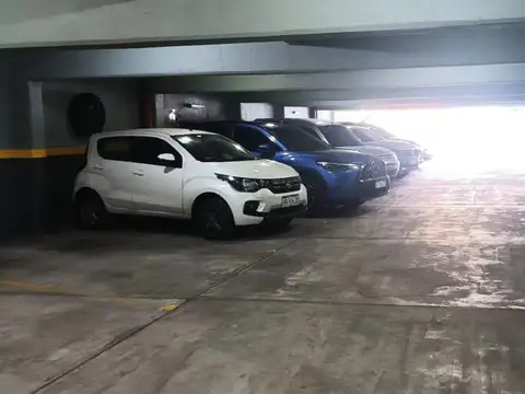 Cochera cubierta en Venta V Devoto ideal inversión