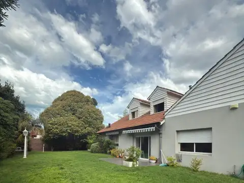 Venta de CHALET DE 4 AMBIENTES MAS ATILLO en LOS TRONCOS, Mar del Plata 