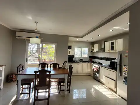 Depto Tipo Casa en Alquiler en Banfield, $ 1.100.000