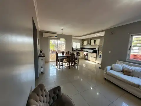 Depto Tipo Casa en Alquiler de 2 dormitorios